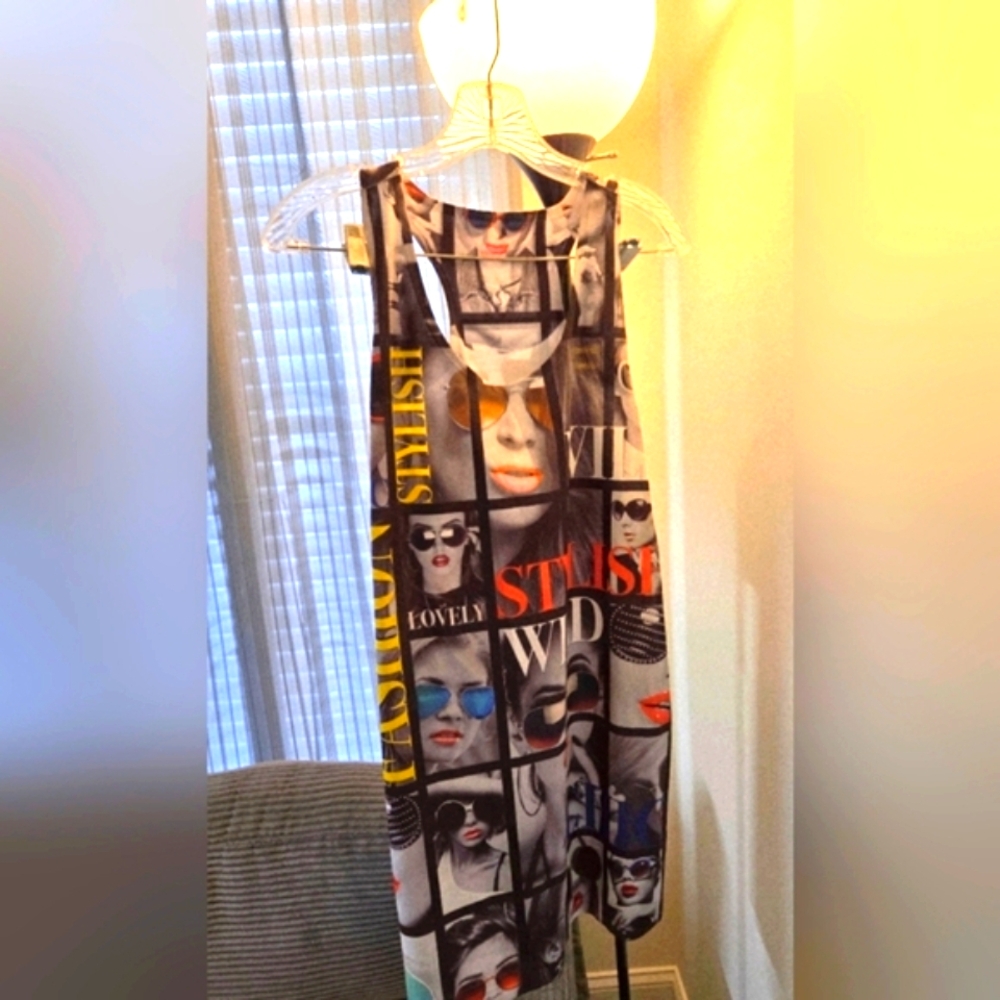 Graphic Print Sleeveless Dress